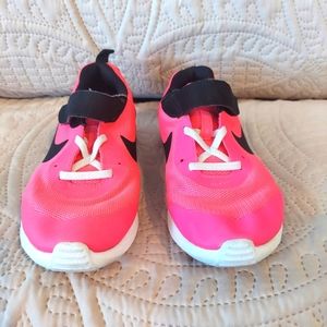 Nike air pink girls sneakers Velcro closure Size 2y